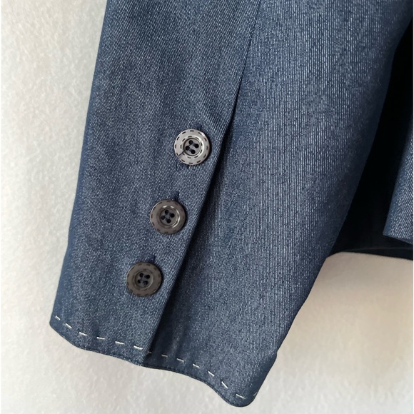 I.e. Woman’s Size 20W Denim Blue Blazer with white whipped Stitching. - Picture 9 of 13